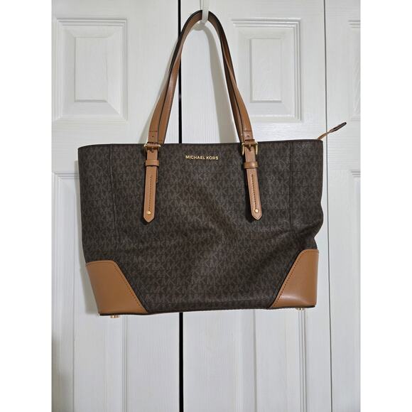 Michael Kors Aria Large signature logo Top Zip shoulder bag - Picture 1 of 12